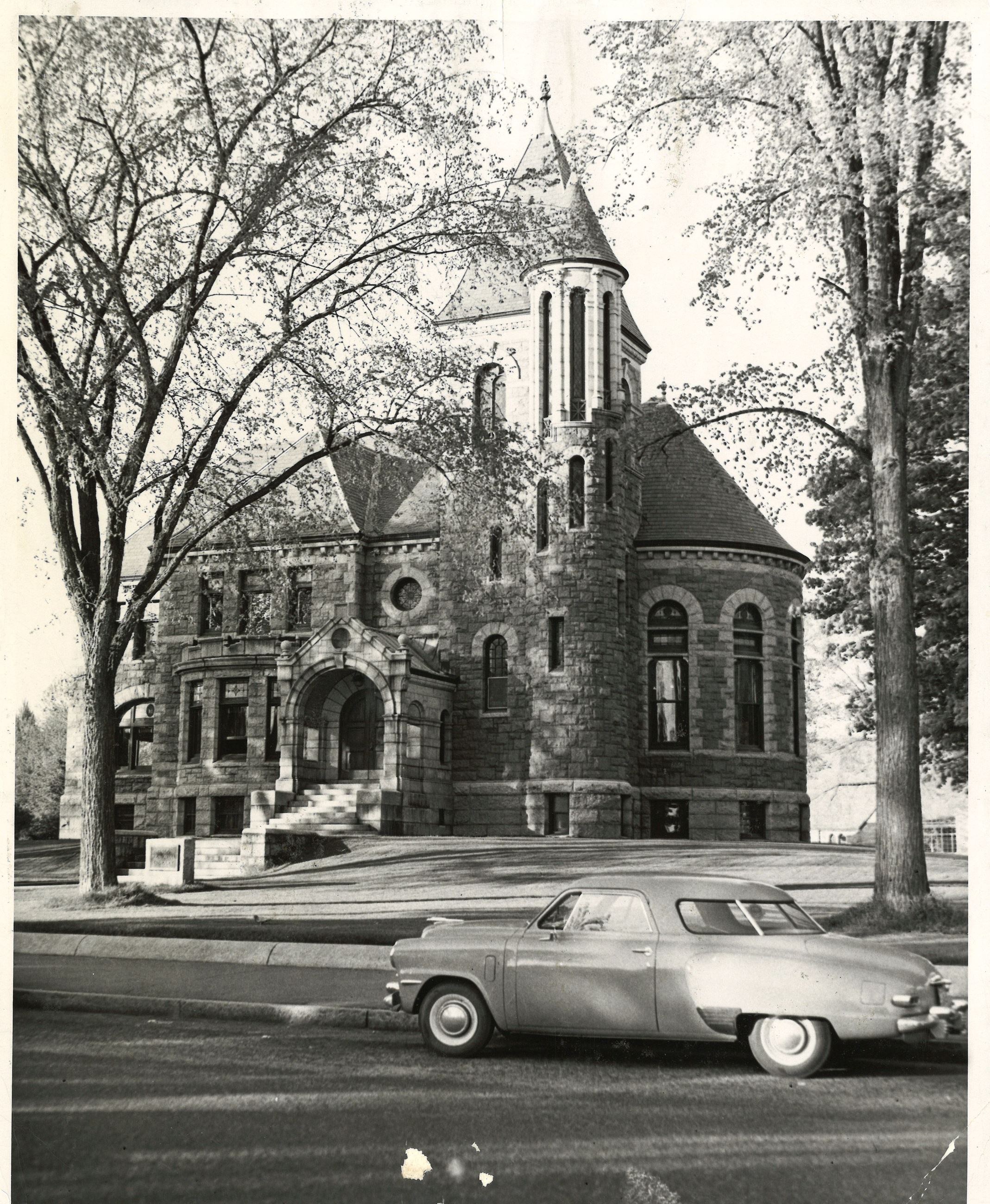 Laconia Library - front of building - 1951